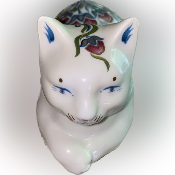 Elizabeth Arden Chinoiserie Watchful Cat Trinket Box Scented pink Candle - Picture 2 of 11